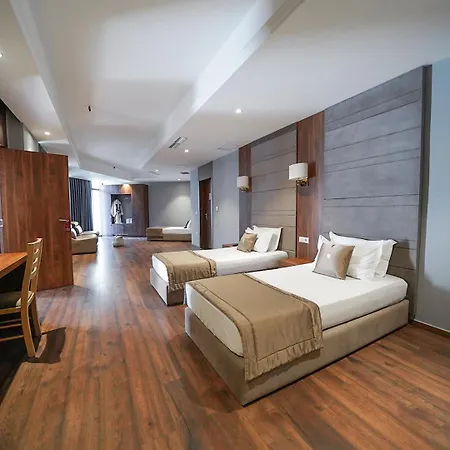 Rafaelo Executive & Resort *